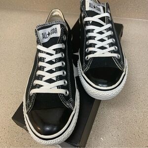 Rare *Limited Edition* Converse Chuck Taylor Low Top Black, White Sneaker M9 W11